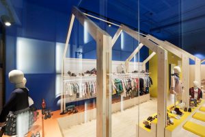 طراحی و ساخت بوتیک و مغازه در ولنجک
